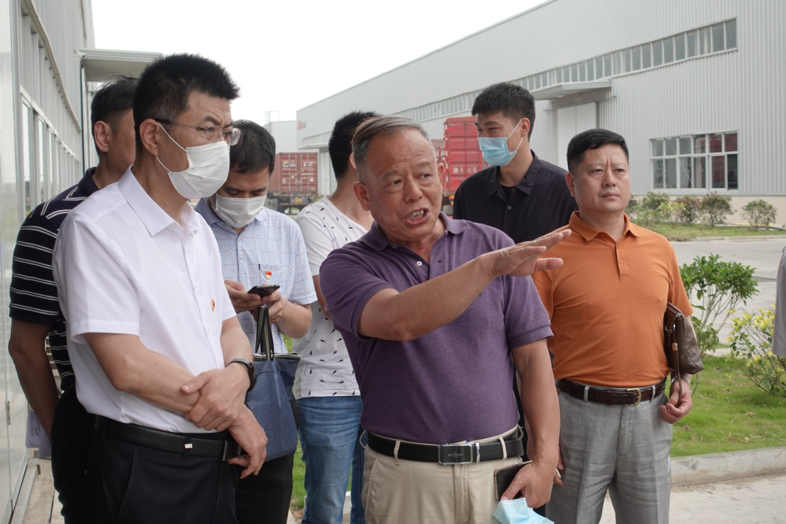 福建省工信厅副厅长陈传芳一行辅导 光临龙8头号玩家新资料科技工业园参观调研