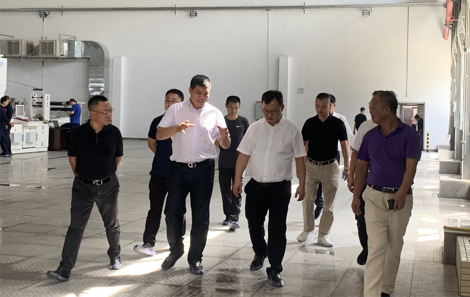 福清市代市长张新怿一行辅导 光临龙8头号玩家新资料科技工业园参观调研